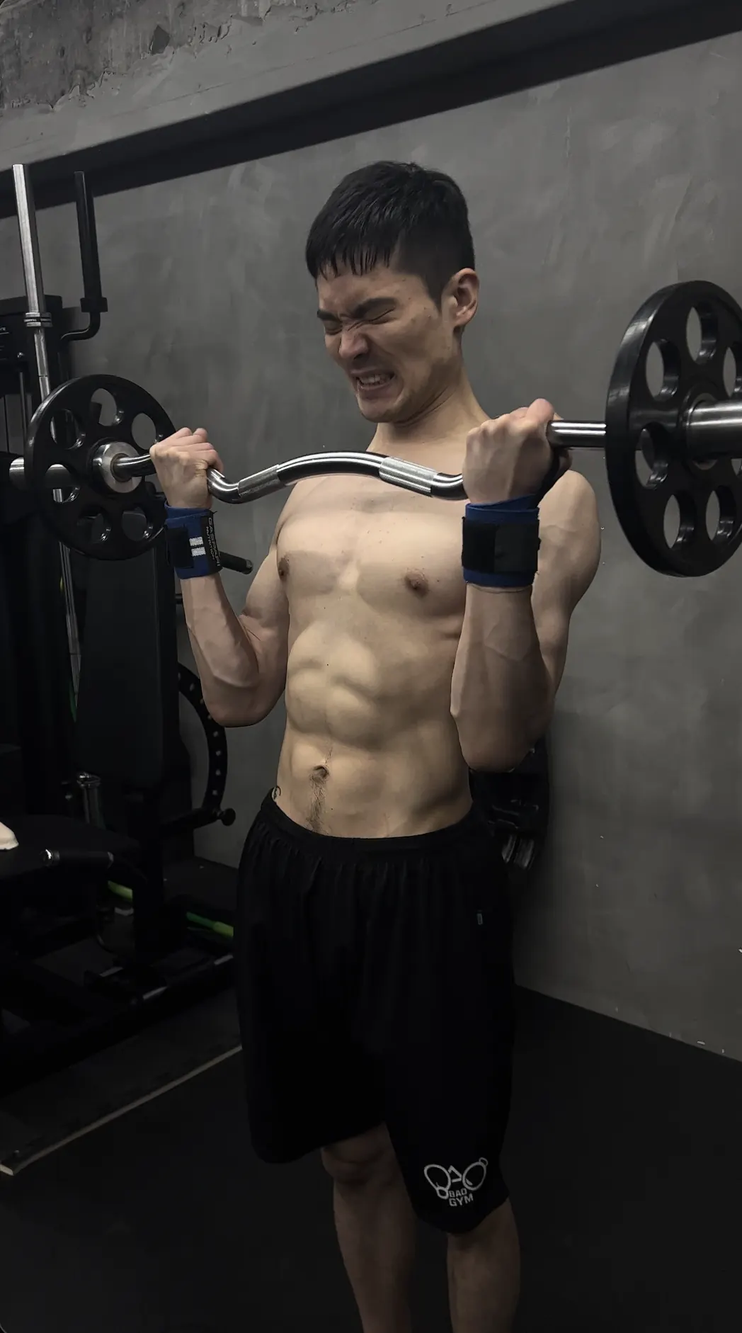 BODY SMITH boxing round showing mitt work during the first part of a private class